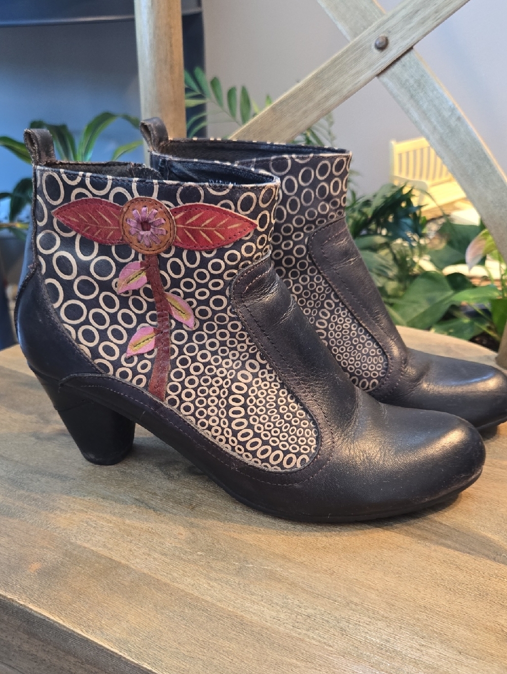 L'Artiste Floral Leather Boots